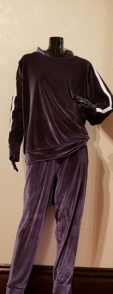 Xersion Velvet Jogging Suit